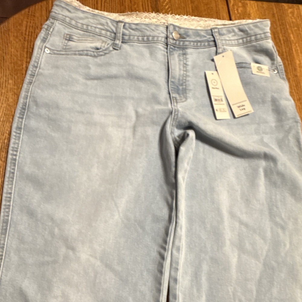 No Boundaries Women's Size 14 Mid Rise Wide Leg Light Wash Stretch Lace Jean new